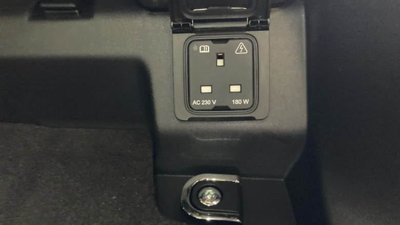 Land Rover Defender 3.0 D350 X-Dynamic SE 130 5dr Auto [8 Seat] Diesel Estate